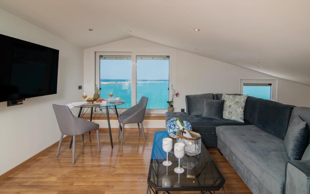 Apartmán Minimal Loft With Sea View Over Harbor! *